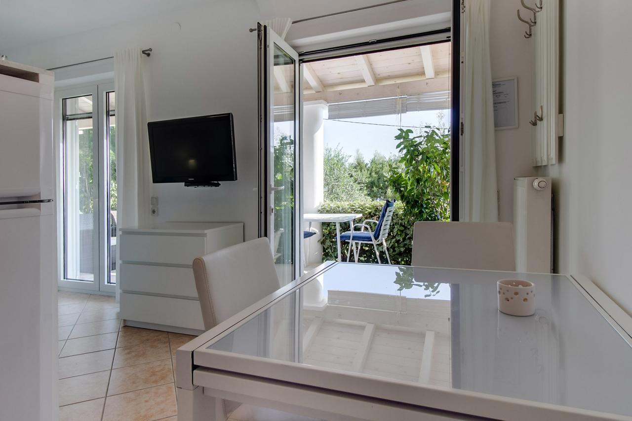 Apartments Del Sole Nerezine Room photo