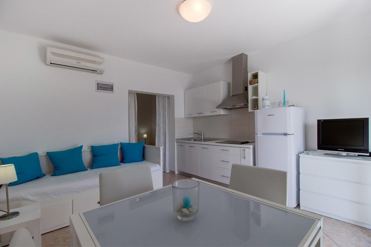 Apartments Del Sole Nerezine Room photo